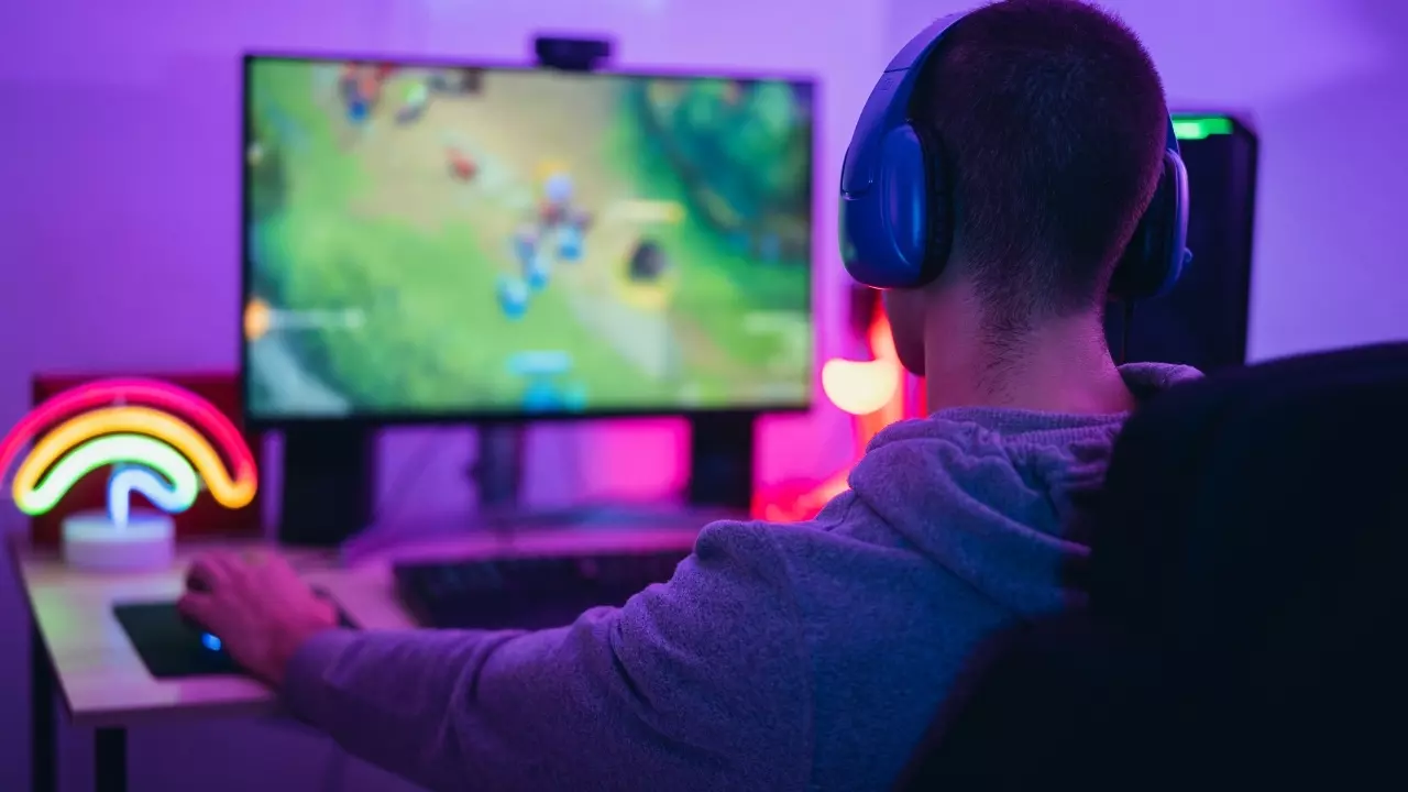 13 Best Headsets for Streaming – For Twitch, FB & More
