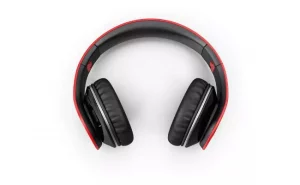 A Closed-Back Headphone
