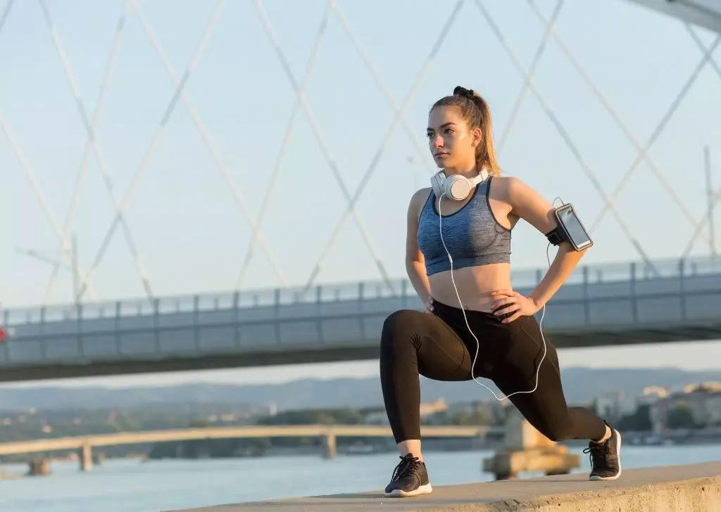 Why You Should and Shouldn’t Use Headphones for Workouts